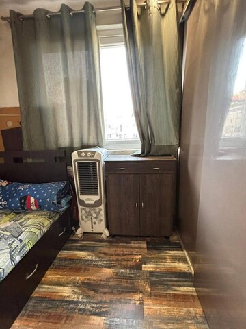 Kitchen in 3 BHK Apartment at DLF Oakwood Estate, Dlf Phase ii – for Sale