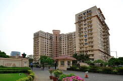 3 BHK Apartment For Sale in DLF Oakwood Estate