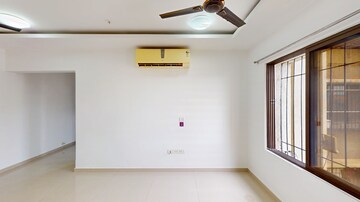 Room in 3 BHK Apartment at Lalani Grandeur, Goregaon East – for Sale