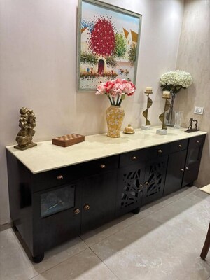 Kitchen in 4 BHK Apartment at DLF Oakwood Estate, Dlf Phase ii – for Sale