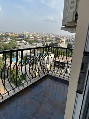 Balcony in 4 BHK Apartment at DLF Oakwood Estate, Dlf Phase ii – for Sale