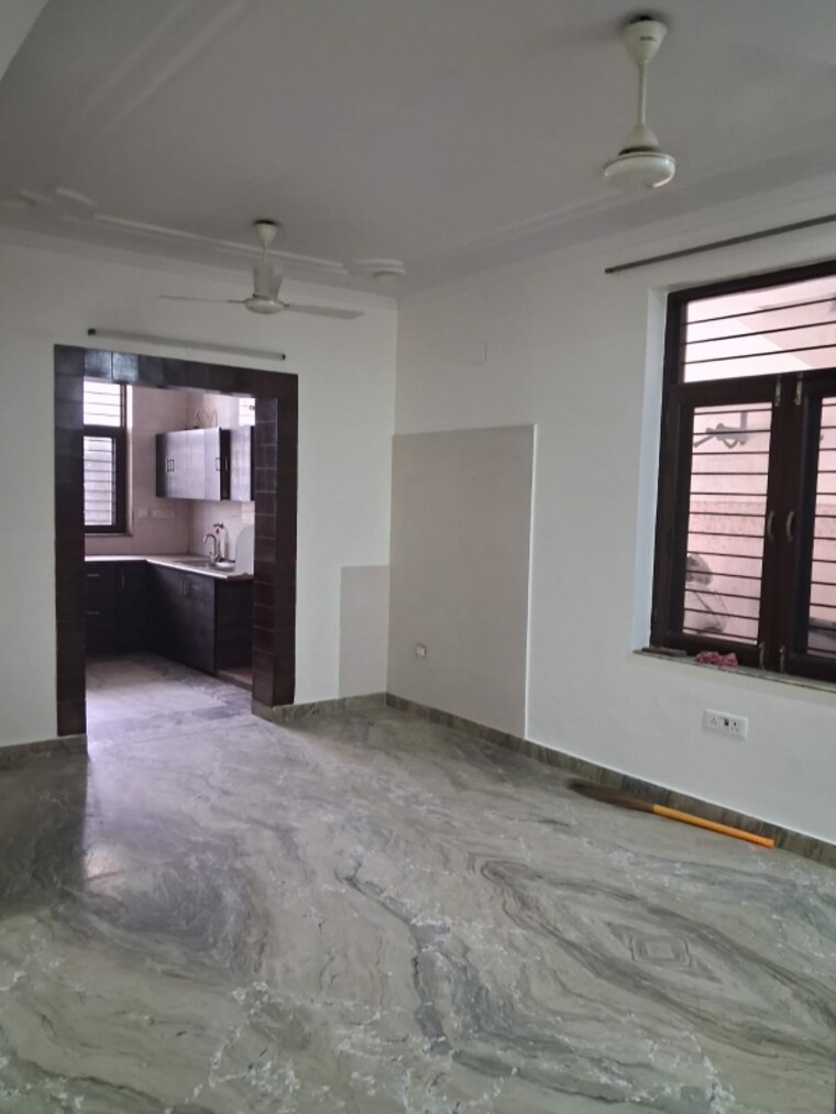 Room, sector 28 2 Bedroom 1250 Sq.Ft. Builder Floor In Sector 28 Faridabad 9209564