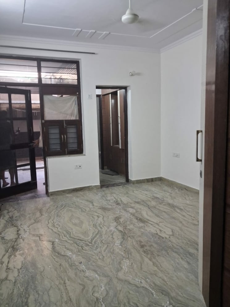 Room, sector 28 2 Bedroom 1250 Sq.Ft. Builder Floor In Sector 28 Faridabad 9209564