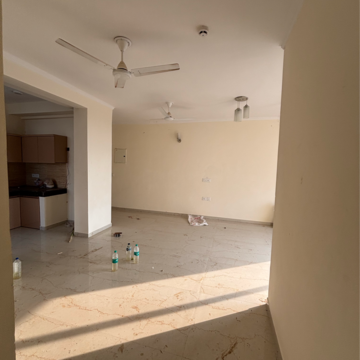 Room in 3 BHK Apartment at Gomti Nagar – for Rent