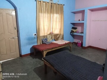 Room in  Pg at Gola Road – for Rent