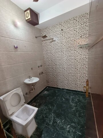 Master Bedroom in 2 BHK Builder Floor at Saket – for Rent