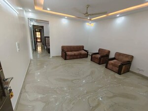 Room in 2 BHK Builder Floor at Saket – for Rent