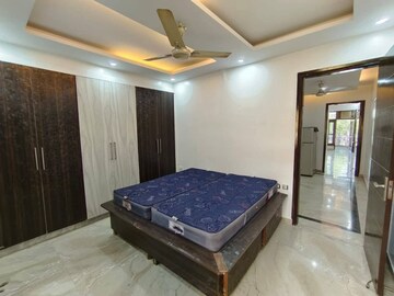 Bedroom in 2 BHK Builder Floor at Saket – for Rent