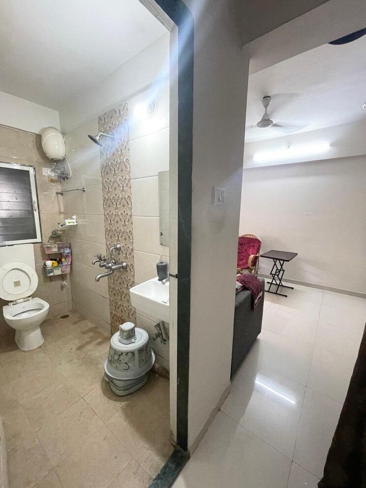 Bathroom, talav pali 1 RK 300 Sq.Ft. Apartment In Talav Pali Thane 9209857