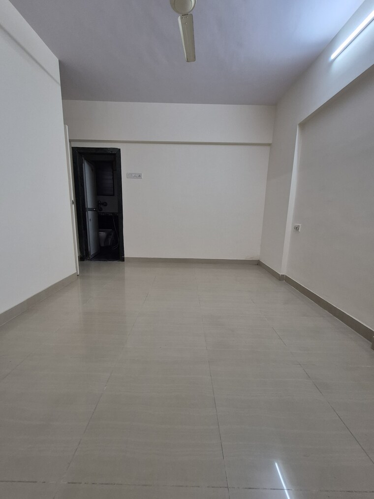 Room, thakur-gayatri-satsang 1 Bedroom 595 Sq.Ft. Apartment In Kandivali East Mumbai 9209900