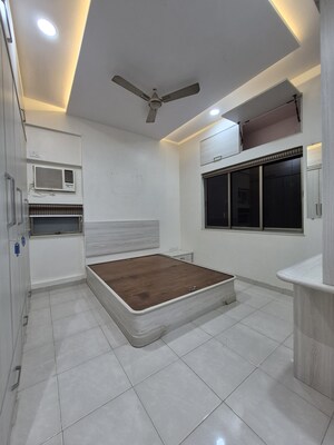 Room in 3 BHK Apartment at Bredco New Viceroy Park , Kandivali East – for Sale