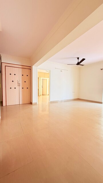 Room in 3 BHK Apartment at Indiranagar – for Rent