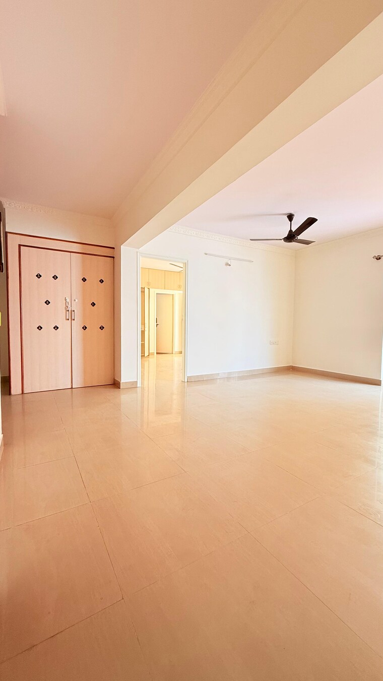 Room, indiranagar 3 Bedroom 2100 Sq.Ft. Apartment In Indiranagar Bangalore 9209896