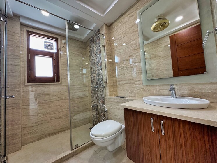 Bathroom, east of kailash 2 Bedroom 1395 Sq.Ft. Builder Floor In East Of Kailash Delhi 9210014
