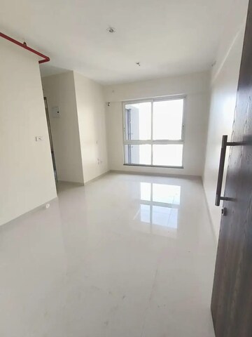 Room in 1.5 BHK Apartment at Sheth Zuri, Laxmi Nagar – for Rent