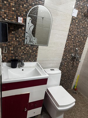 Team Area in 1 BHK Builder Floor at Sector 27 – for Rent