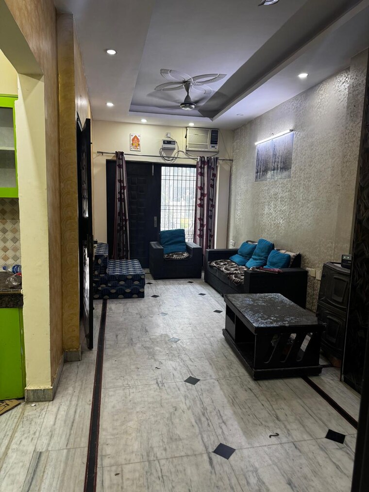 Living Room, sector 27 1 Bedroom 1200 Sq.Ft. Builder Floor In Sector 27 Gurgaon 9210021