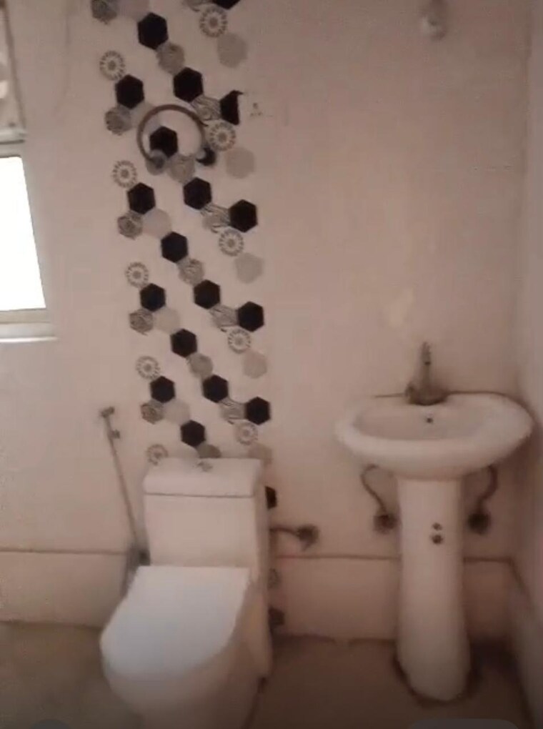 Bathroom, value-infra-meadows-vista1 2 Bedroom 935 Sq.Ft. Apartment In Raj Nagar Extension Ghaziabad 9210047