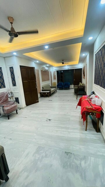 Parking in 3 BHK Builder Floor at Saket – for Rent