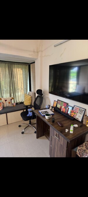 Team Area in 2 BHK Apartment at Deccan Court Bandra, Bandra West – for Rent