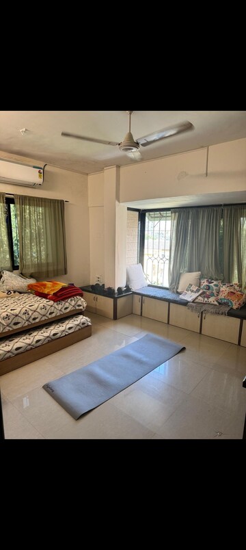 Bedroom in 2 BHK Apartment at Deccan Court Bandra, Bandra West – for Rent