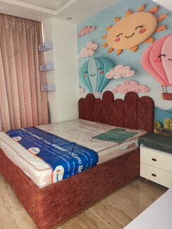 3 BHK + Servant Room Apartment For Sale in Mahagun Mezzaria