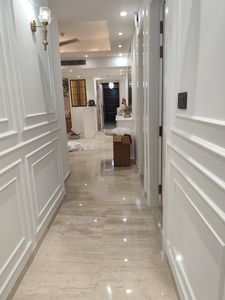 Room, mahagun-mezzaria 3 Bedroom 2500 Sq.Ft. Apartment In Sector 78 Noida 9210140