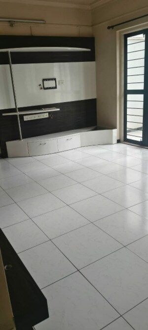 Room in 2 BHK Apartment at Erandwane – for Rent