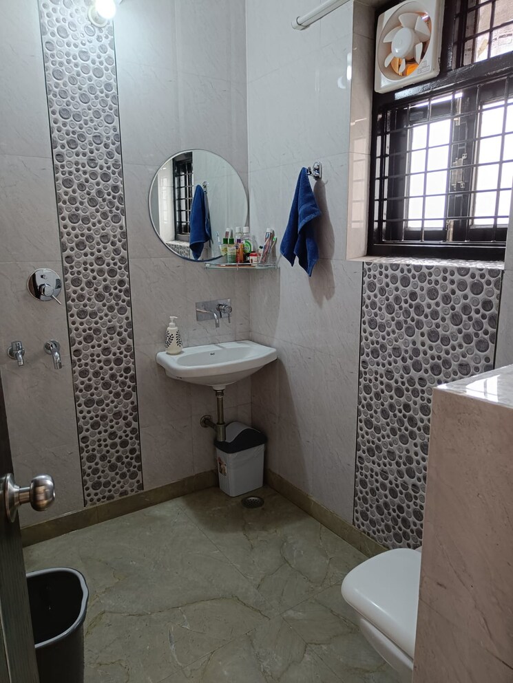 Bathroom, palam-vihar-residents-association 5 Bedroom 2130 Sq.Ft. Independent House In Palam Vihar Gurgaon 9210226