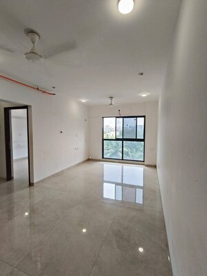 Room in 1 BHK Apartment at Platinum Tower 7, Andheri West – for Rent