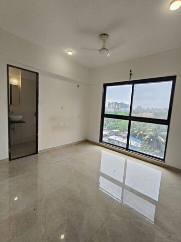 Room in 1 BHK Apartment at Platinum Tower 7, Andheri West – for Rent