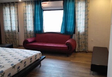 Bedroom in 3 BHK Apartment at Vijay Niketan RWA, Naraina – for Rent