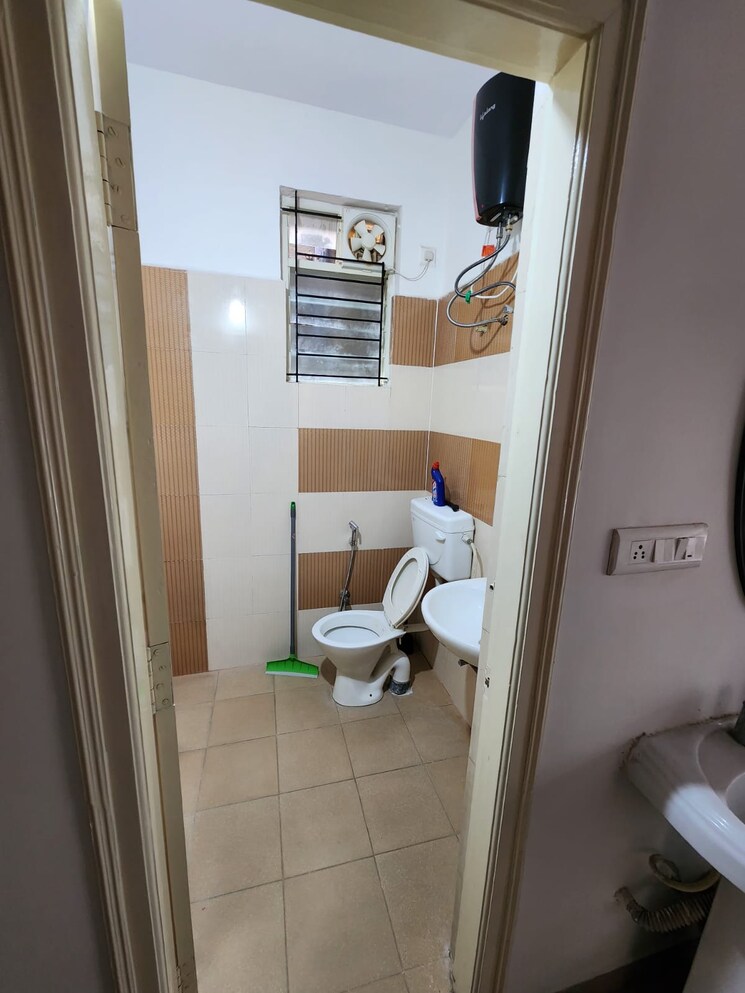 Bathroom, challaghatta 2 Bedroom 1250 Sq.Ft. Apartment In Challaghatta Bangalore 9210088
