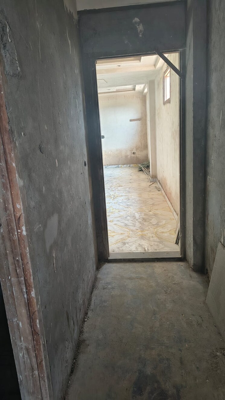 Balcony, dlf ankur vihar 4 Bedroom 180 Sq.Yd. Builder Floor In Dlf Ankur Vihar Ghaziabad 9210195