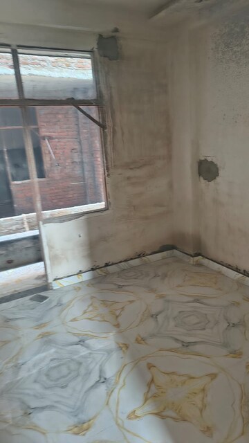 Room in 4 BHK Builder Floor at Dlf Ankur Vihar – for Sale