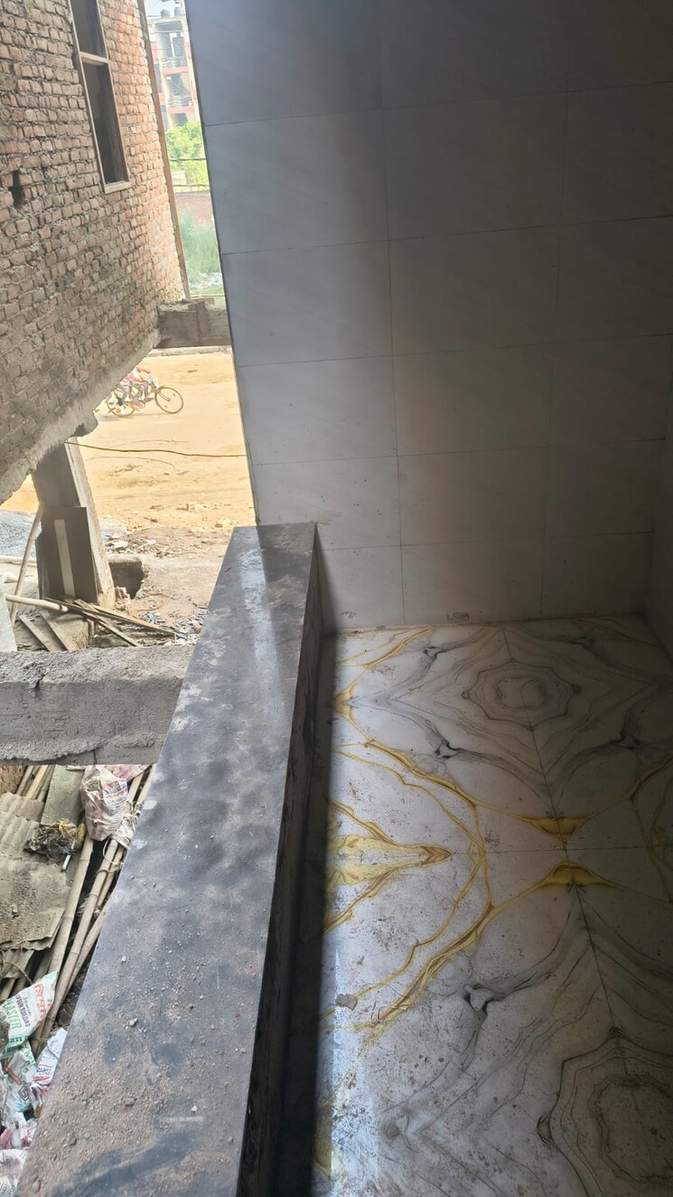 Other, dlf ankur vihar 4 Bedroom 180 Sq.Yd. Builder Floor In Dlf Ankur Vihar Ghaziabad 9210195