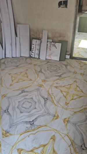 Room in 4 BHK Builder Floor at Dlf Ankur Vihar – for Sale