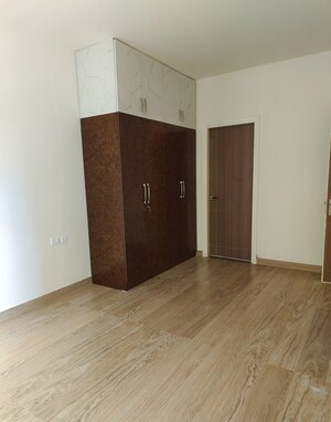 Room in 3.5 BHK Apartment at Mahima Shubh Nilay, Ajmer Road – for Rent