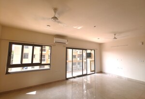 Room in 3.5 BHK Apartment at Mahima Shubh Nilay, Ajmer Road – for Rent