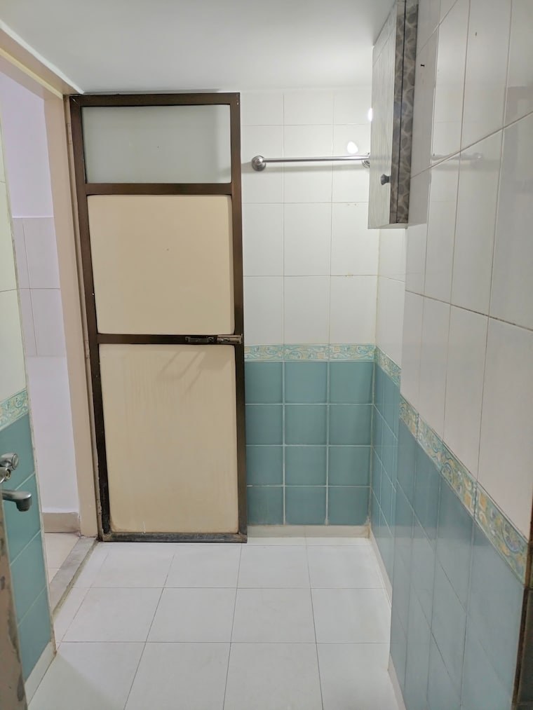 Bathroom, vijay-garden 1 Bedroom 420 Sq.Ft. Apartment In Ghodbunder Road Thane 9210268