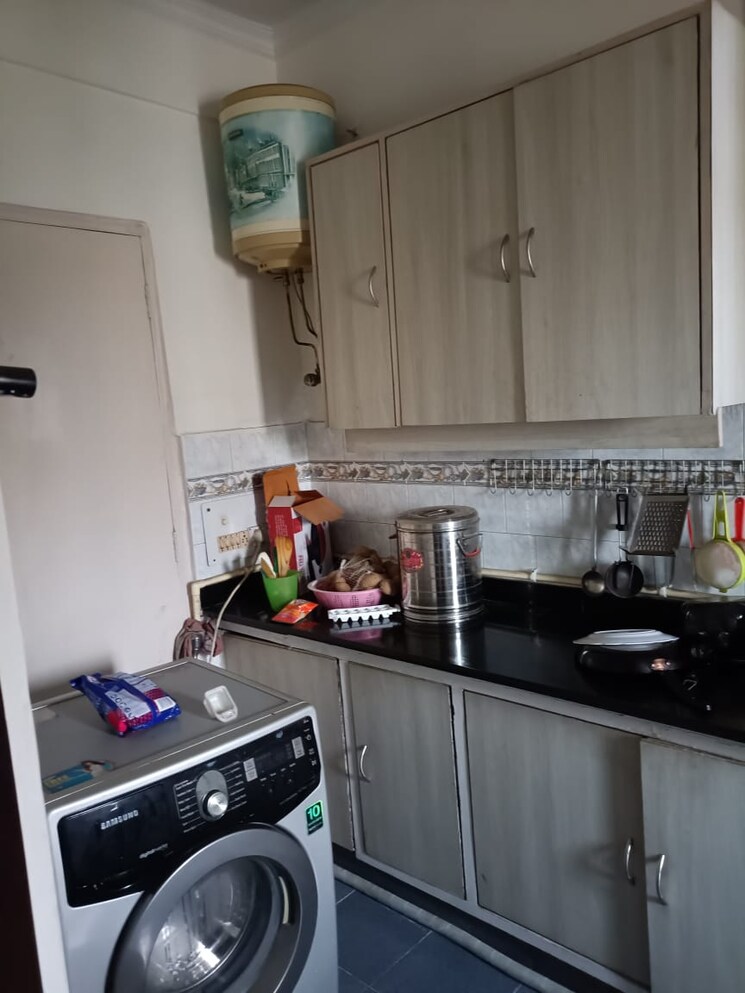 Kitchen, dlf-silver-oaks 2 Bedroom 1150 Sq.Ft. Apartment In Sector 26 Gurgaon 9210308