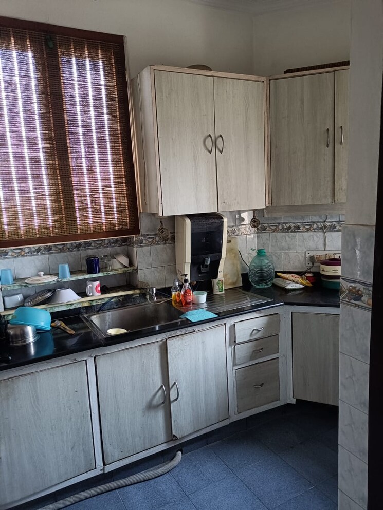 Kitchen, dlf-silver-oaks 2 Bedroom 1150 Sq.Ft. Apartment In Sector 26 Gurgaon 9210308