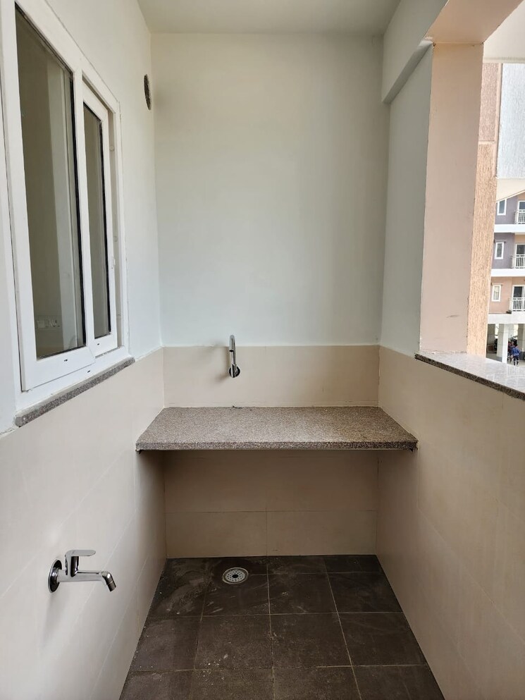 Bathroom, dsr-highland-greenz 3 Bedroom 1422 Sq.Ft. Apartment In Doddakannelli Bangalore 9210320