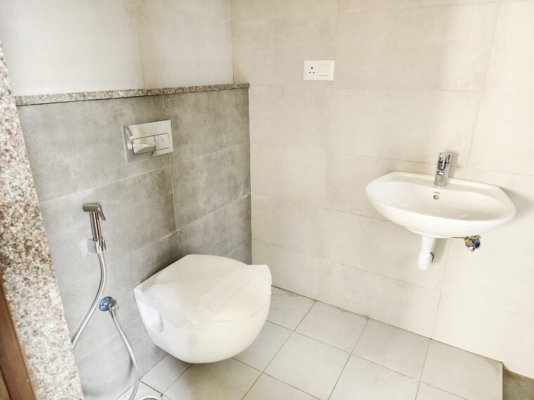 Bathroom, dsr-highland-greenz 3 Bedroom 1422 Sq.Ft. Apartment In Doddakannelli Bangalore 9210320