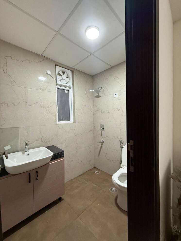 Bathroom, smart-world-gems 2.5 Bedroom 1196 Sq.Ft. Builder Floor In Sector 89 Gurgaon 9210324