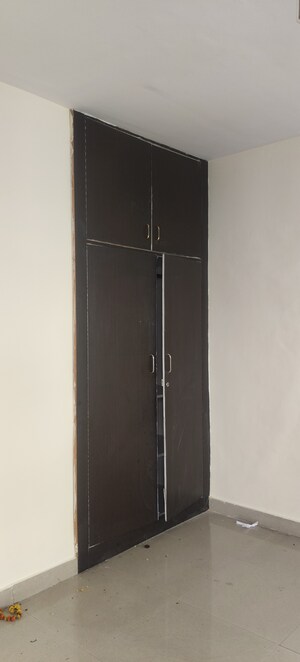 Furnished Amenities in 2 BHK Apartment at Ganga Apartments Gomti Nagar, Gomti Nagar – for Rent