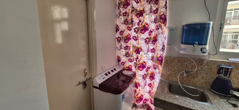 Bathroom, sector 6 wave city 1 Bedroom 450 Sq.Ft. Apartment In Sector 6 Wave City Ghaziabad 9210357