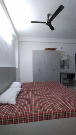 1 RK Builder Floor For Rent in Luxury Villa, Sector 30