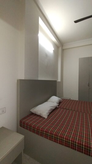 Room in 1 RK Builder Floor at Luxury Villa, Sector 30 – for Rent