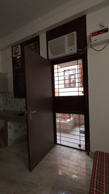 Room in 1 RK Builder Floor at Luxury Villa, Sector 30 – for Rent